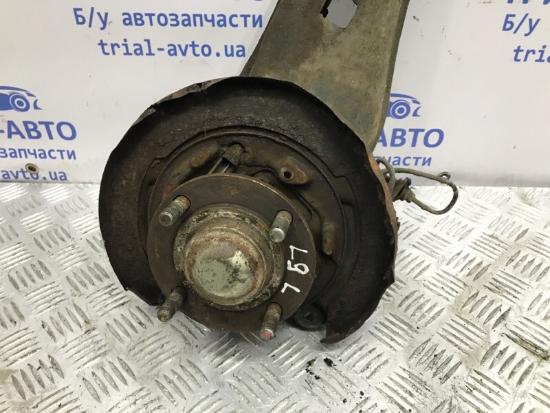Рычаг задней подвески продольный левый Mitsubishi Lancer 9 1.6 бензин 4G18
