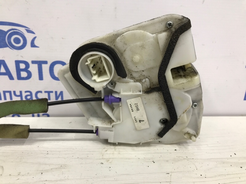 Замок двери задний правый Mazda 3 BM 2.2 diesel
