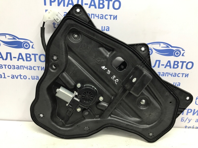 Стеклоподъемник задний правый Mazda 3 2013-2019 BM 2.2 diesel BHN97297XA Б/У