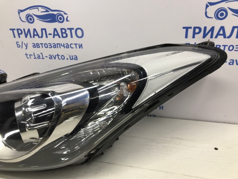 Фара левая галоген I30 2011-2017 GD 1.6 diesel D4FB