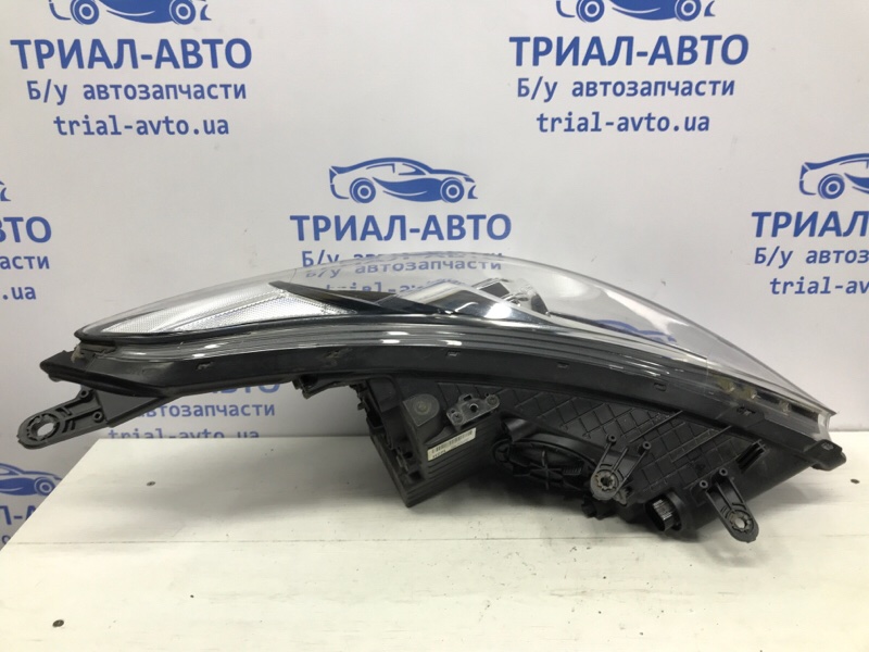 Фара левая галоген I30 2011-2017 GD 1.6 diesel D4FB