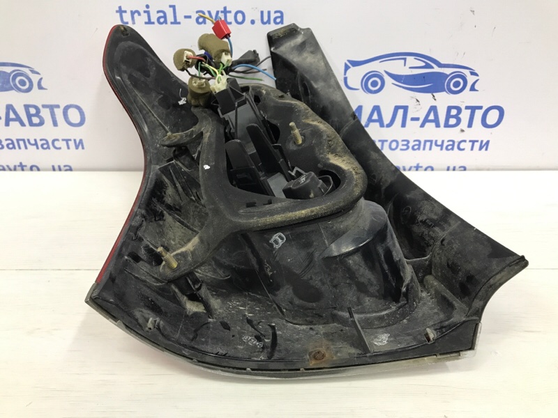 Фонарь задний внешний правый Avensis 2003-2009 T25 1.8 бензин 1ZZFE Фонарь задний внешний правый Avensis 2003-2009 T25 1.8 бензин 1ZZFE