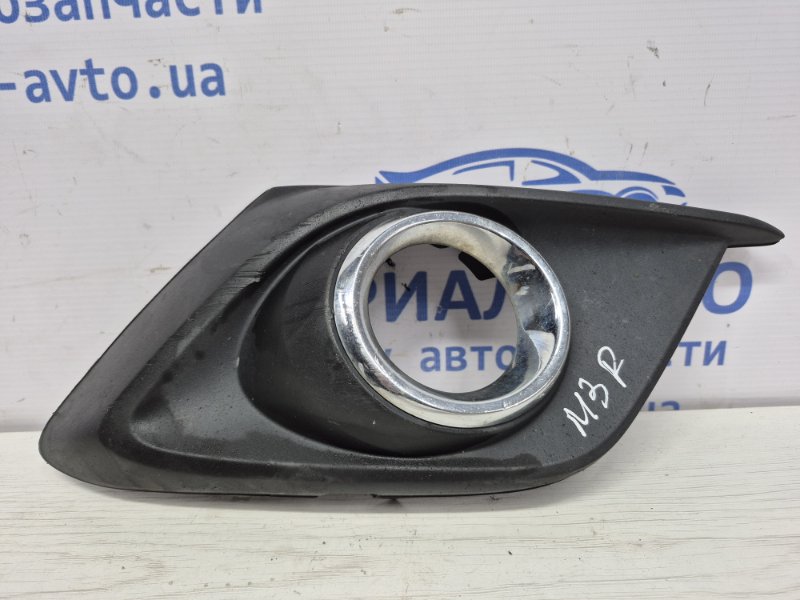 Решетка противотуманки правая Mazda 3 2013-2019 BM 2.2 diesel BJE1-50-C11A Б/У