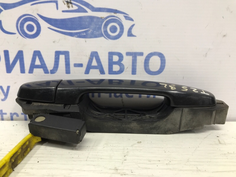 Ручка двери внешняя задняя левая Avensis 2003-2009 T25 1.8 бензин 1ZZFE