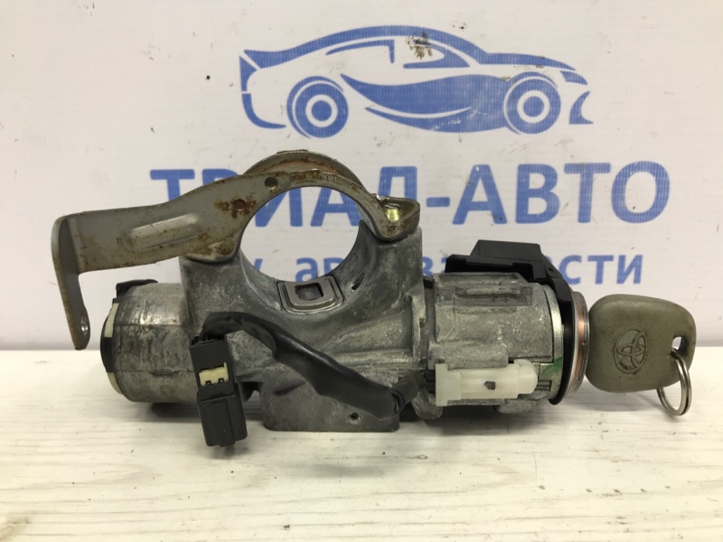 Запчасть замок зажигания Toyota Avensis 2003-2009 T25 1.8 бензин 1ZZFE 8907305070 Б/У Замок зажигания Toyota Avensis 2003-2009 T25 1.8 бензин 1ZZFE 8907305070 Б/У