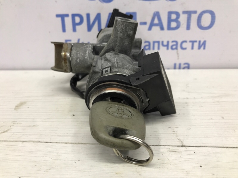 Замок зажигания Avensis 2003-2009 T25 1.8 бензин 1ZZFE Замок зажигания Avensis 2003-2009 T25 1.8 бензин 1ZZFE