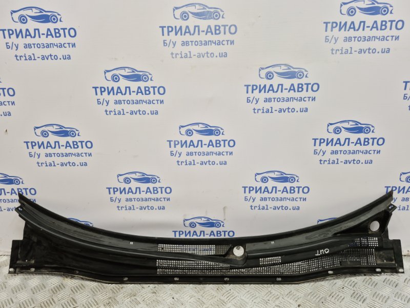 Дефлектор дворников Mitsubishi Outlander 2003-2007 CU 2.4 бензин 4G69 MR971425 Б/У