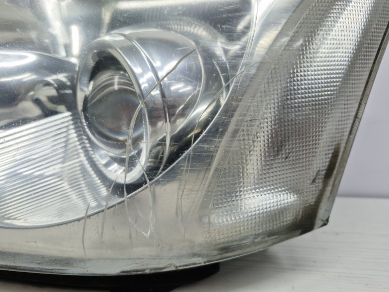 Фара левая галоген Avensis 2003-2009 T25 1.8 бензин 1ZZFE