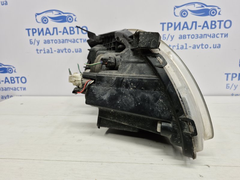 Фара левая галоген Avensis 2003-2009 T25 1.8 бензин 1ZZFE