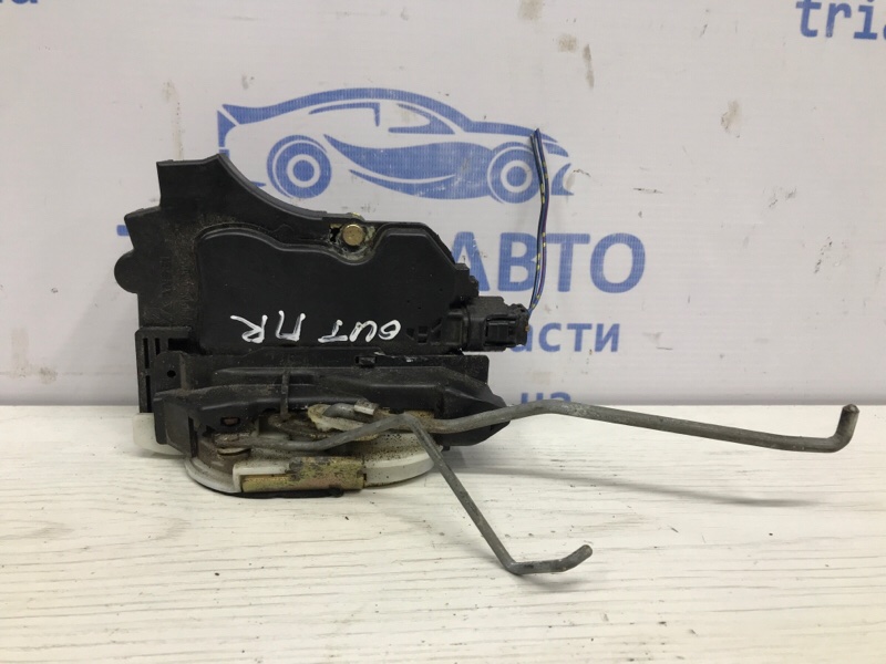 Замок двери передний правый Mitsubishi Outlander 2003-2007 CU 2.4 бензин 4G69 5715A062 Б/У