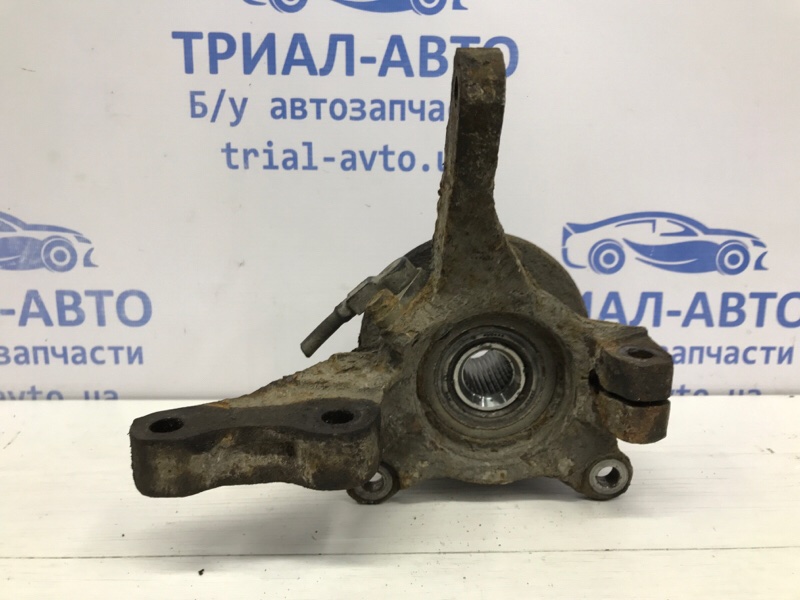 Кулак поворотный правый со ступицей Mitsubishi Outlander 2003-2007 CU 2.4 бензин 4G69 MR491326 Б/У