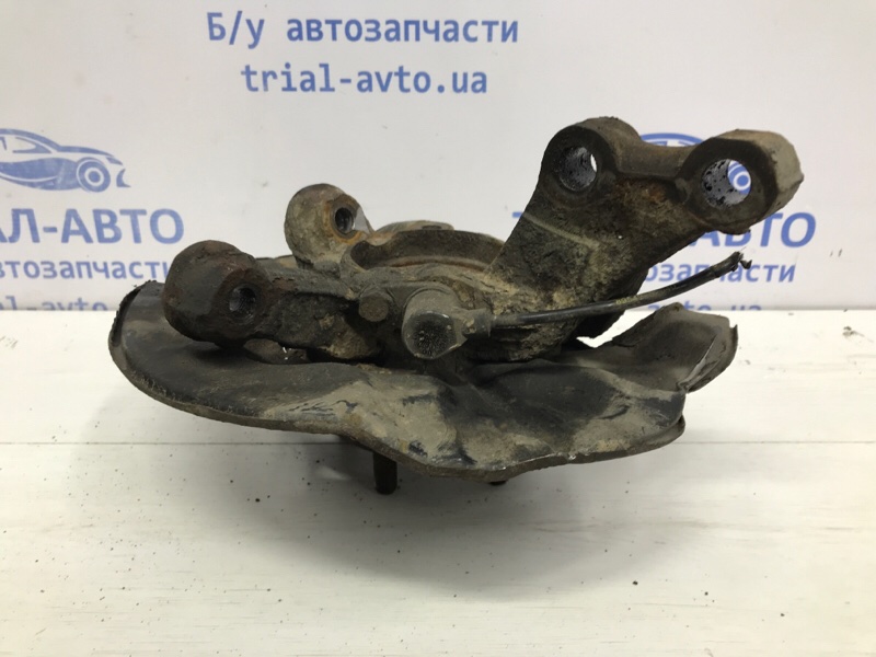 Кулак поворотный правый со ступицей Avensis 2003-2009 T25 1.8 бензин 1ZZFE