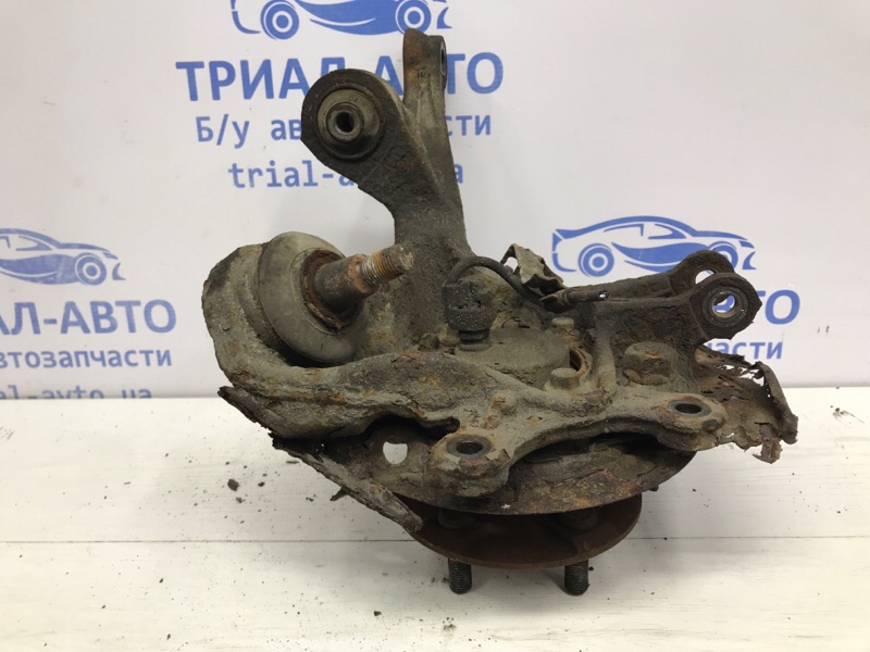 Цапфа задняя левая со ступицей Avensis 2003-2009 T25 1.8 бензин 1ZZFE