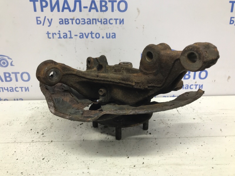 Кулак поворотный правый со ступицей 3 2013-2019 BM 2.2 diesel
