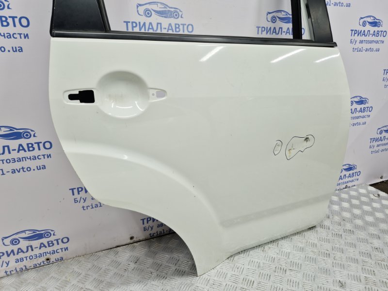 Дверь задняя правая Outlander 2007-2012 XL 2.2 diesel 4N14