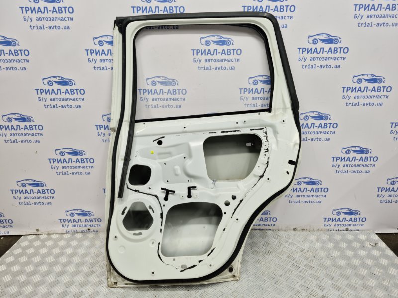 Дверь задняя правая Outlander 2007-2012 XL 2.2 diesel 4N14