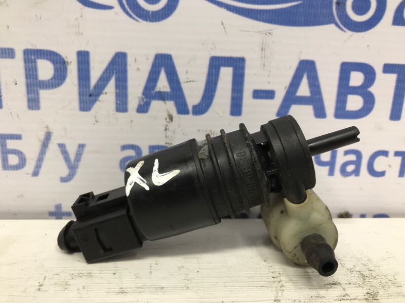Насос омывателя стекла Mitsubishi Outlander 2007-2012 XL 2.2 diesel 4N14 8260A059 Б/У