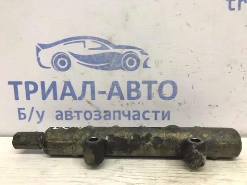 Топливная рампа Mitsubishi L200 KB 2.5 дизель 4D56U