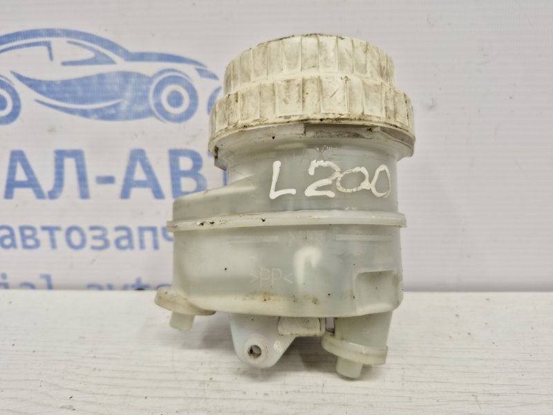 Бачок главного тормозного цилиндра Mitsubishi L200 2006-2015 KB 2.5 дизель 4D56U 4627A020 Б/У