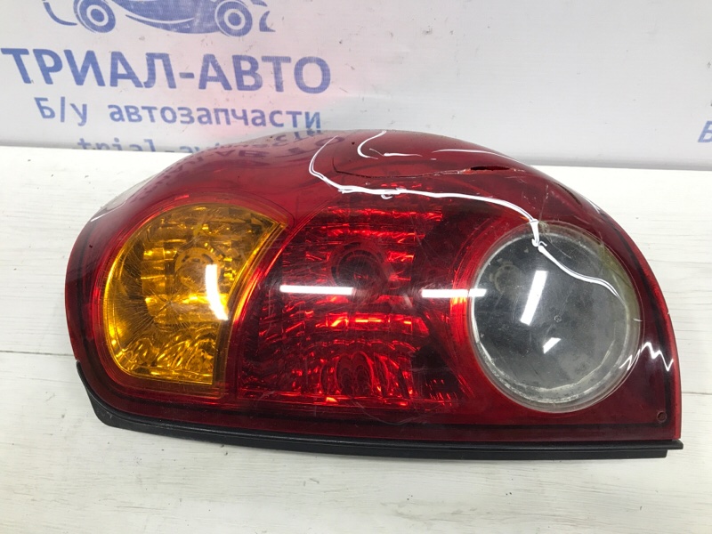 Фонарь задний внешний правый Mitsubishi L200 KB 2.5 дизель 4D56U Фонарь задний внешний правый Mitsubishi L200 KB 2.5 дизель 4D56U
