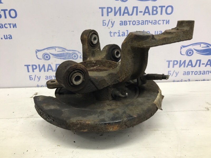 Цапфа задняя правая со ступицей Korando 2010-2019 C200 2.0 diesel D20DTF