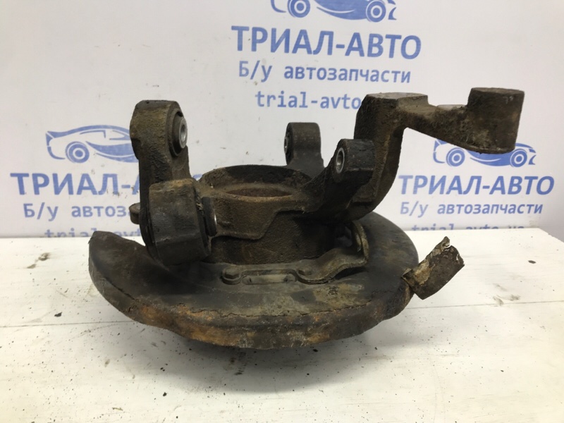 Цапфа задняя левая со ступицей Korando 2010-2019 C200 2.0 diesel D20DTF