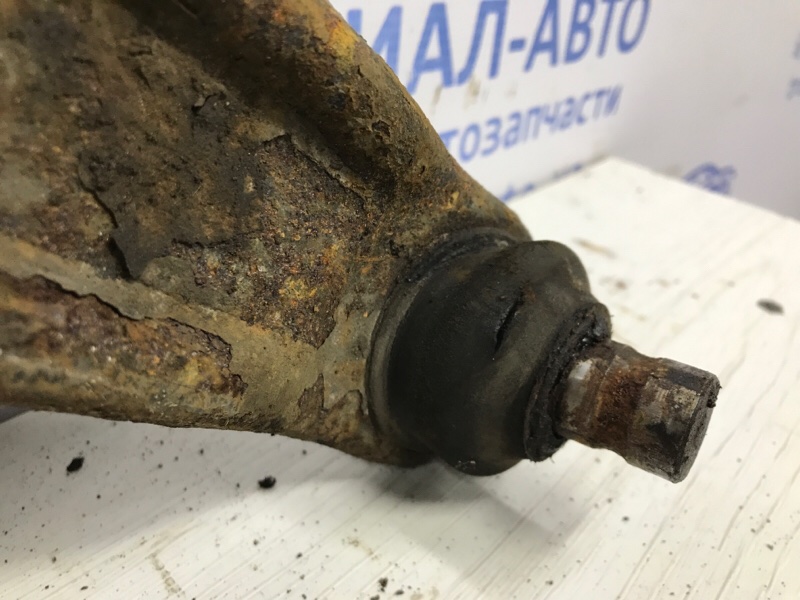 Рычаг правый Mitsubishi Outlander XL 2.2 diesel 4N14 Рычаг правый Mitsubishi Outlander XL 2.2 diesel 4N14