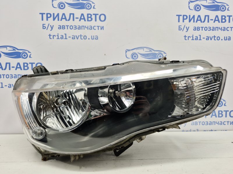 Фара правая галоген Mitsubishi Outlander 2007-2012 XL 2.2 diesel 4N14 8301B556 Б/У