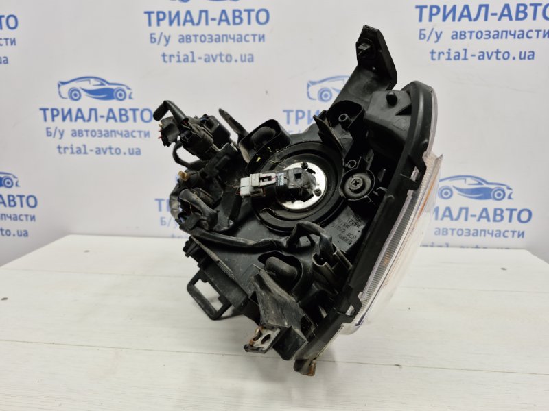 Фара правая галоген Outlander 2007-2012 XL 2.2 diesel 4N14