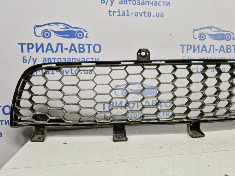 Решетка бампера центральная L200 2006-2015 KB 2.5 дизель 4D56U