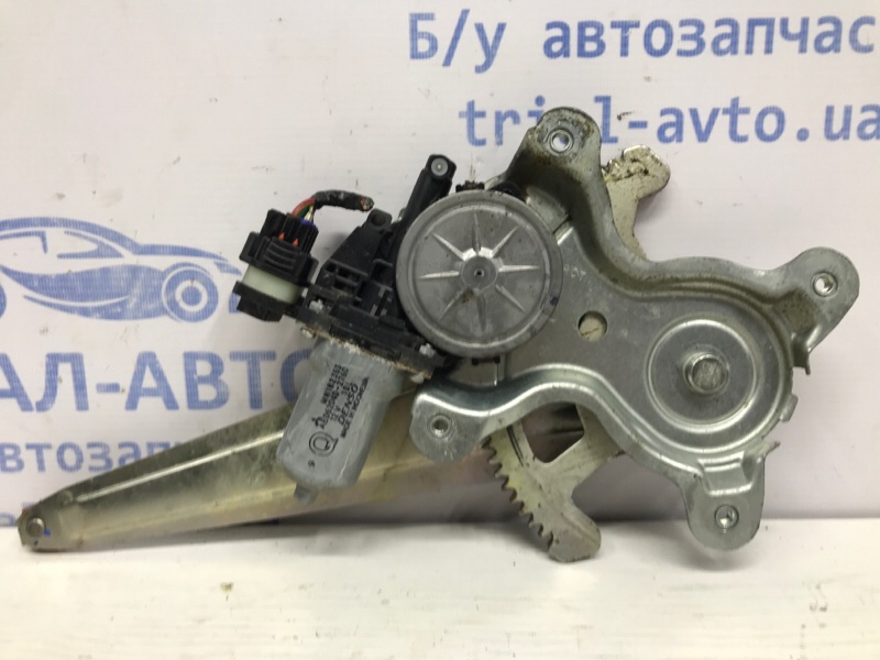 Стеклоподъемник задний правый Mitsubishi L200 2006-2015 KB 2.5 дизель 4D56U MN182404 Б/У