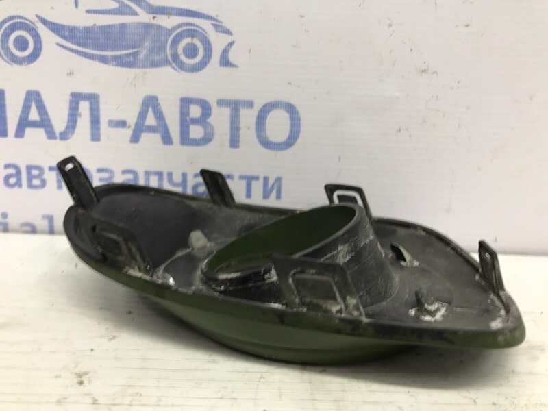 Решетка противотуманки левая Mitsubishi L200 KB 2.5 дизель 4D56U Решетка противотуманки левая Mitsubishi L200 KB 2.5 дизель 4D56U