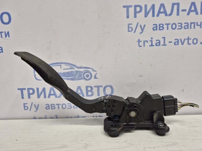 Педаль газа Mitsubishi Outlander 2007-2012 XL 2.2 diesel 4N14 1600A101 Б/У