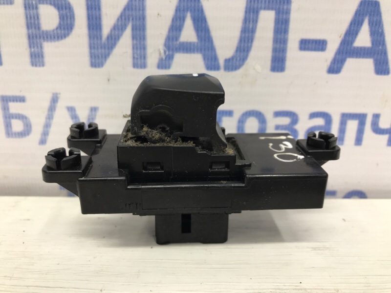 Запчасть кнопка стеклоподъемника Hyundai I30 2011-2017 GD 1.6 diesel D4FB 93576A6010 Б/У Кнопка стеклоподъемника Hyundai I30 2011-2017 GD 1.6 diesel D4FB 93576A6010 Б/У