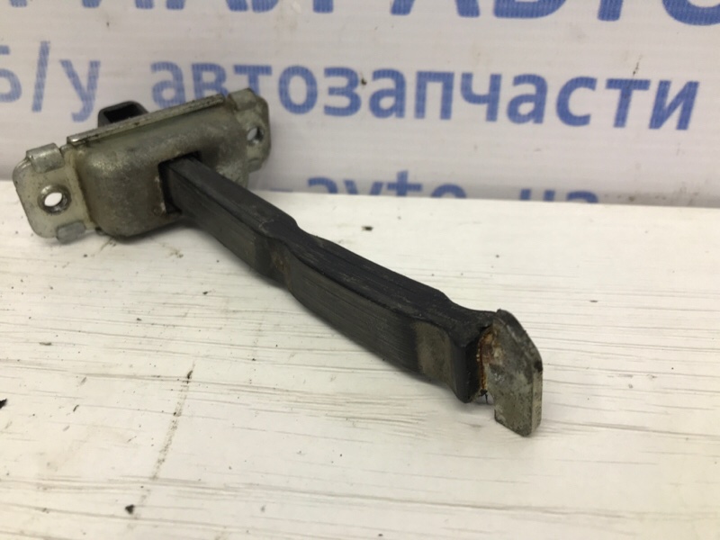 Ограничитель двери задний правый Hyundai I30 GD 1.6 diesel D4FB