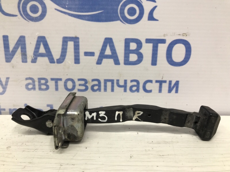 Ограничитель двери передний правый Mazda 3 2013-2019 BM 2.2 diesel BHN9-72-270 Б/У