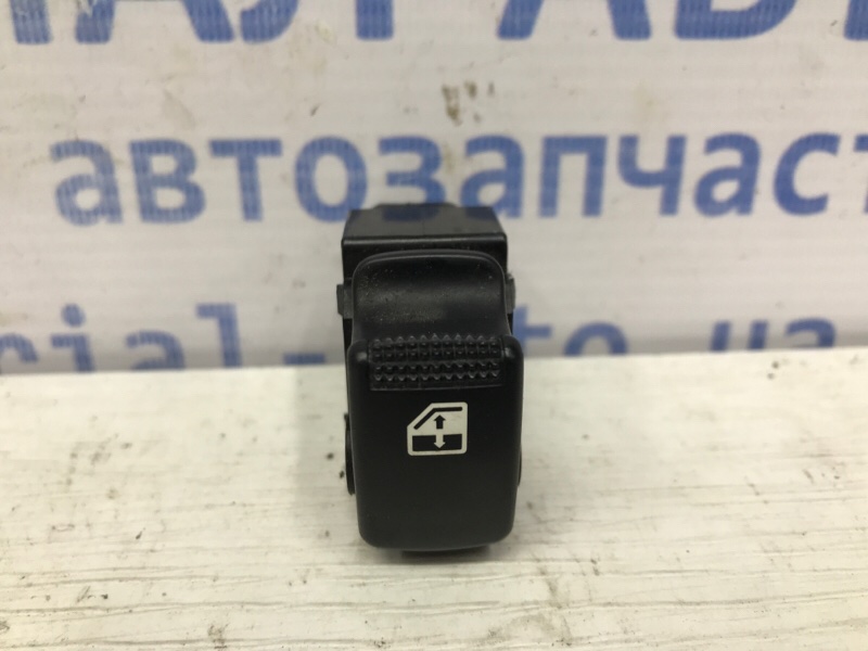 Кнопка стеклоподъемника Hyundai Tucson 2004-2009 JM 2.0 diesel D4EA МКПП 935802E050WK Б/У