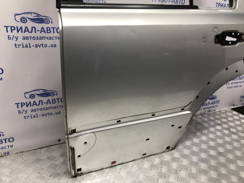 Дверь задняя левая Kia Sorento BL 2.5 diesel D4CB Дверь задняя левая Kia Sorento BL 2.5 diesel D4CB