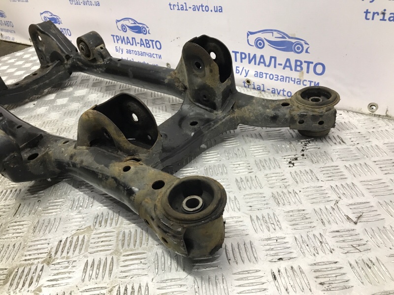 Балка задней подвески Tucson 2004-2009 JM 2.0 diesel D4EA Балка задней подвески Tucson 2004-2009 JM 2.0 diesel D4EA