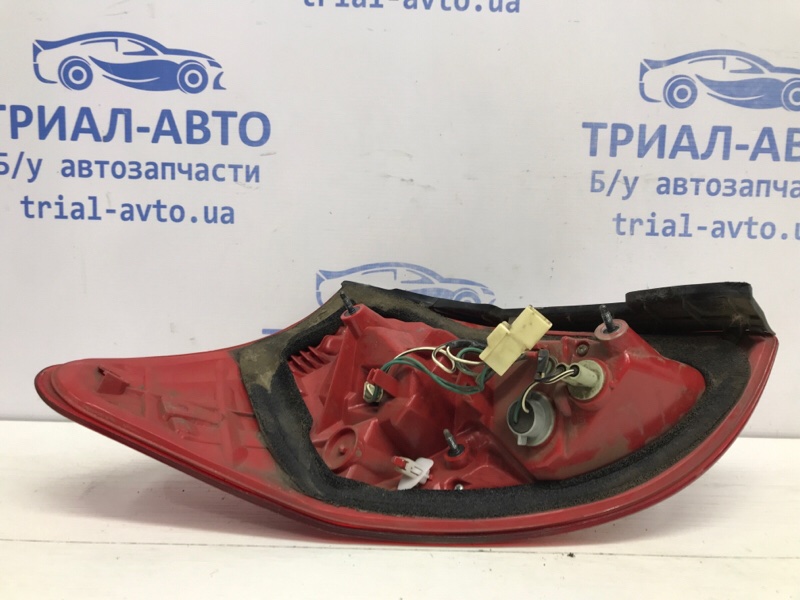 Фонарь задний внешний правый RAV 4 2006-2013 A30 2.0 бензин 1AZFE