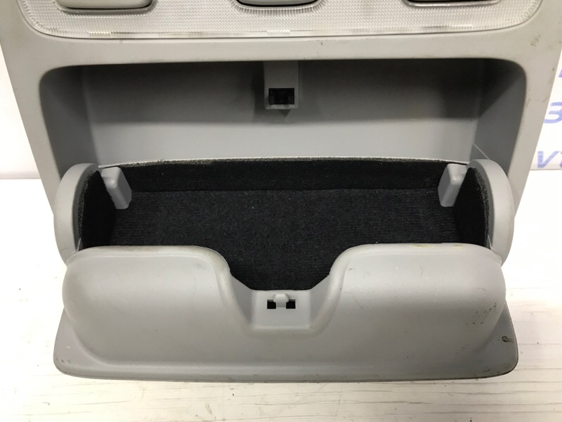 Плафон передний Tucson 2004-2009 JM 2.0 diesel D4EA Плафон передний Tucson 2004-2009 JM 2.0 diesel D4EA