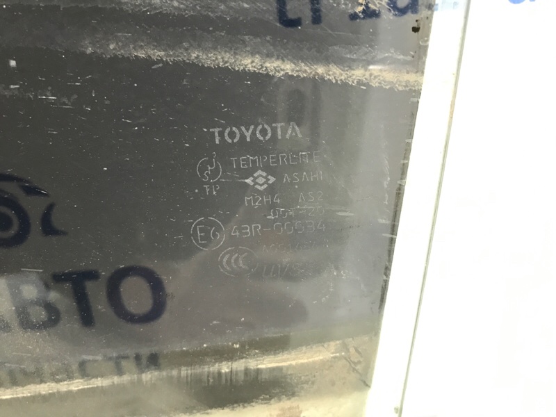 Стекло двери переднее левое Toyota RAV 4 A30 2.0 бензин 1AZFE