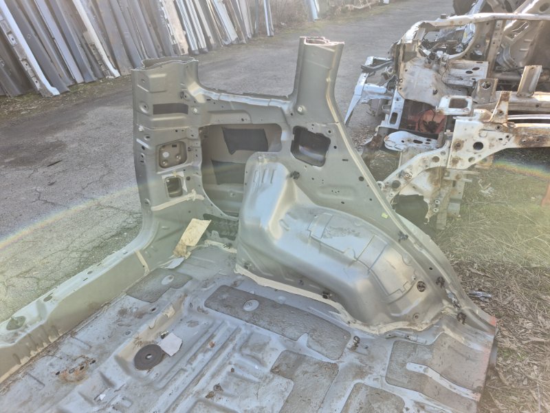 Четверть автомобиля задняя левая Santa fe 2005-2012 CM 2.7 бензин G6EA