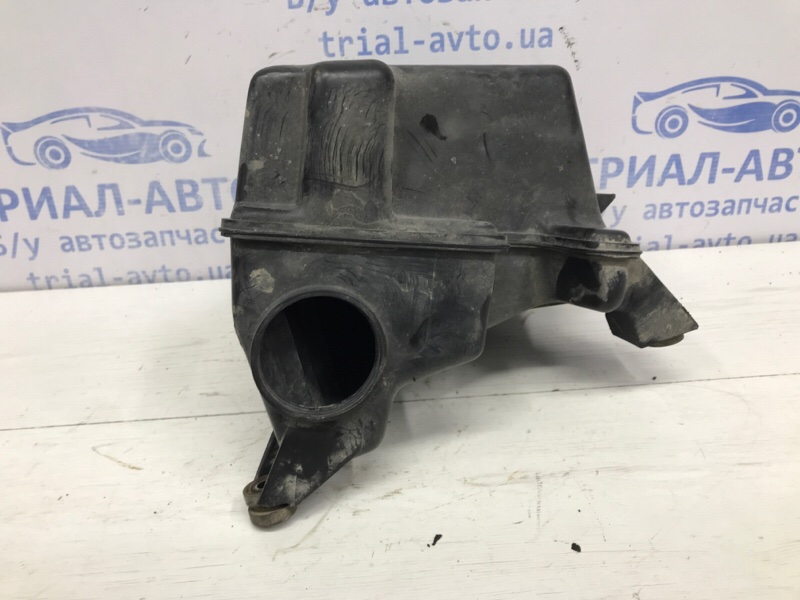 Резонатор воздухозаборника Chevrolet Epica V250 2.0 бензин X20D1 Резонатор воздухозаборника Chevrolet Epica V250 2.0 бензин X20D1