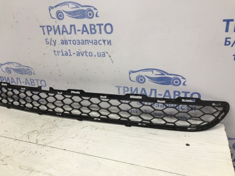 Решетка бампера центральная Hyundai Santa fe CM 2.7 бензин G6EA