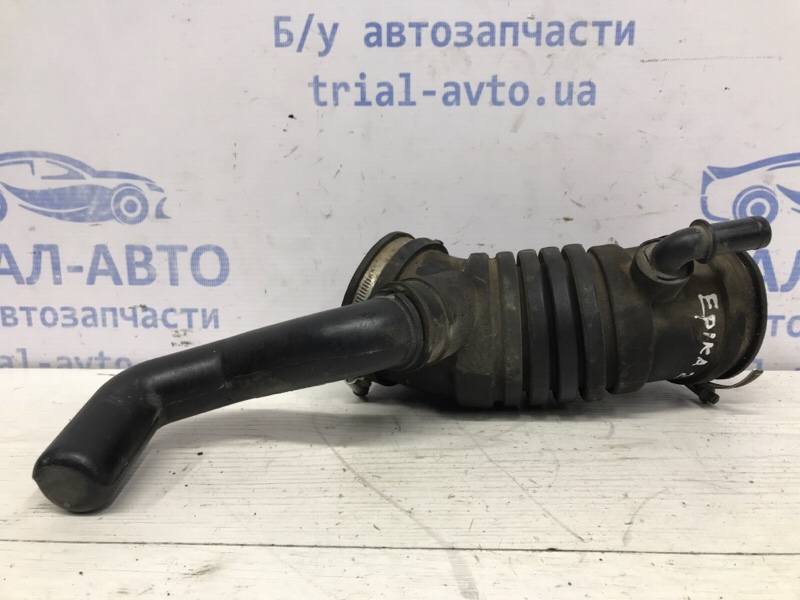 Патрубок воздушного фильтра Chevrolet Epica 2006-2013 V250 2.0 бензин X20D1 96412110 Б/У