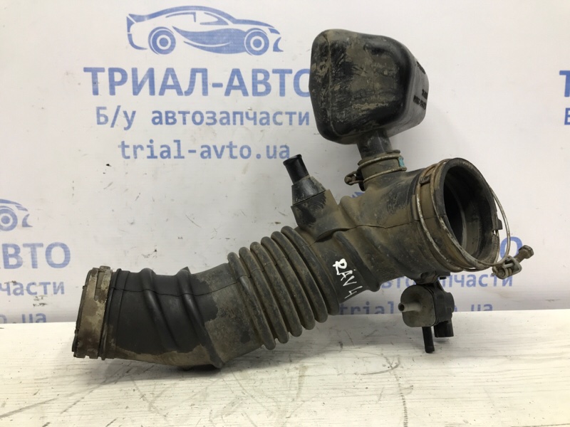 Патрубок воздушного фильтра Toyota RAV 4 A30 2.0 бензин 1AZFE
