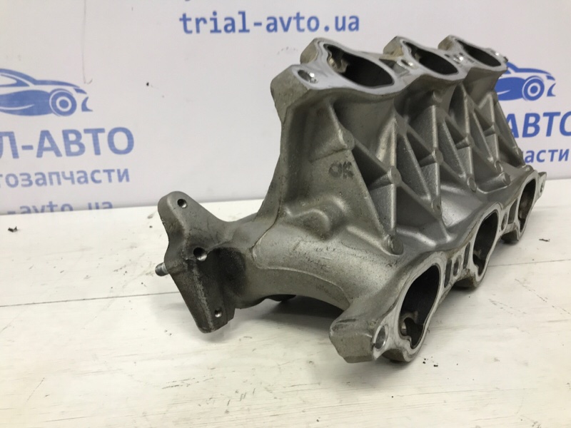 Коллектор впускной металл Santa fe 2005-2012 CM 2.7 бензин G6EA Коллектор впускной металл Santa fe 2005-2012 CM 2.7 бензин G6EA