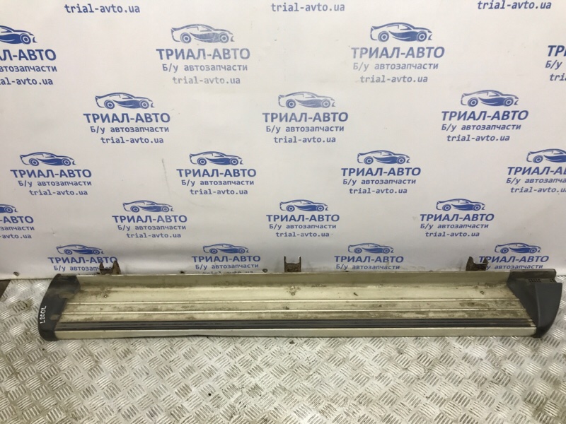 Подножка левая Mitsubishi L200 2006-2015 KB 2.5 дизель 4D56U MN146127 Б/У