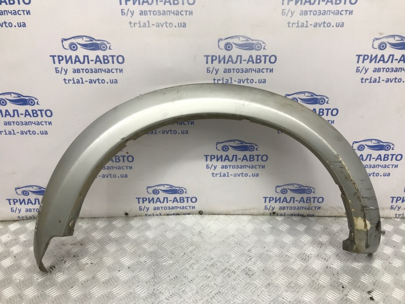 Накладка крыла передняя правая Mitsubishi L200 2006-2015 KB 2.5 дизель 4D56U 7420A096XA Б/У